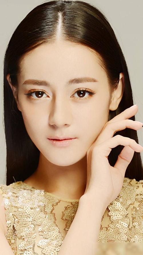 迪丽热巴娱乐圈导演爆料,娱乐圈背后的惊人真相